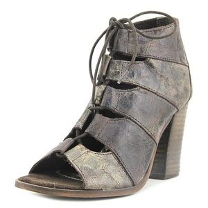DIBA True it’s alright sandal bootie laced 8.5 New